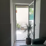 Encantador Com Pátio