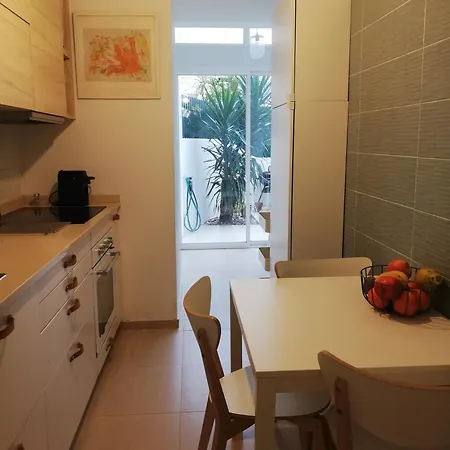 Encantador Com Patio Lisboa