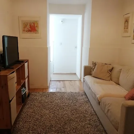 Appartamento Encantador Com Patio Lisbona